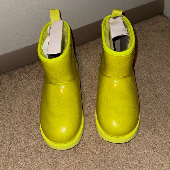 UGG Women’s Classic Clear Mini Pollen Yellow Waterproof Boots Size 6 - Picture 2 of 7
